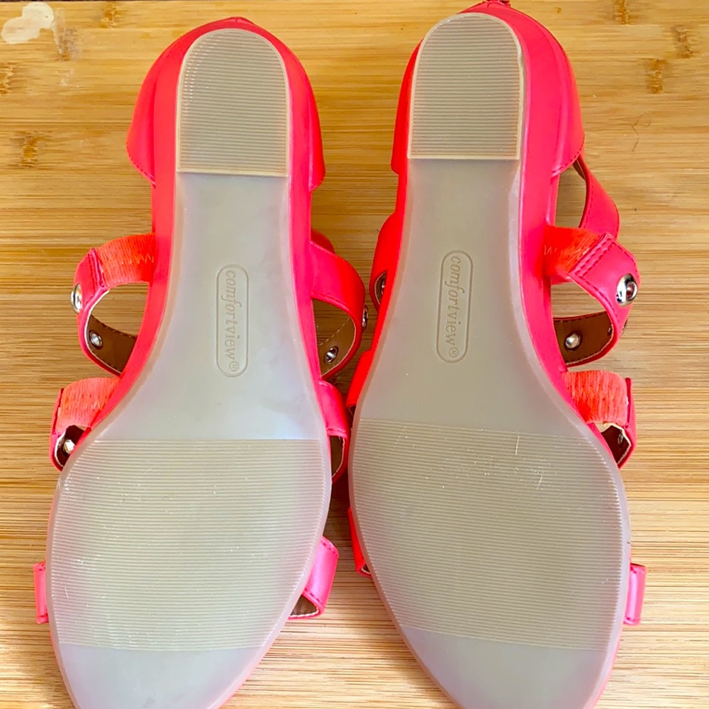 Sandles - Picture 2 of 4